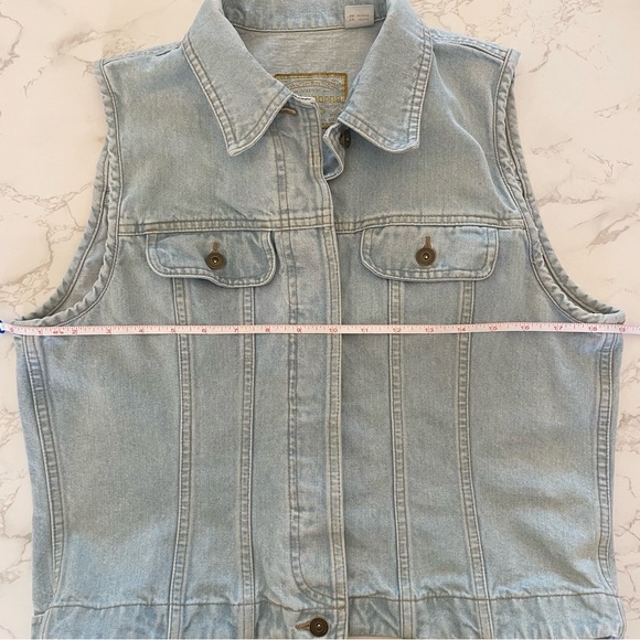 Liz Claiborne Vintage Y2K 90s Light Wash Button Down Denim Jean Vest | Medium - Picture 4 of 9